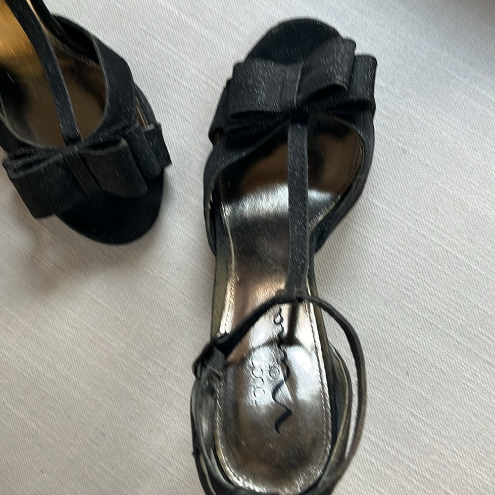 Black Sparkle Heels with Bow by Nina Size 8 - Picture 5 of 5